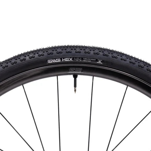Neumático ENVE HEX CARAPACE 700x48c Tubeless Ready Negro