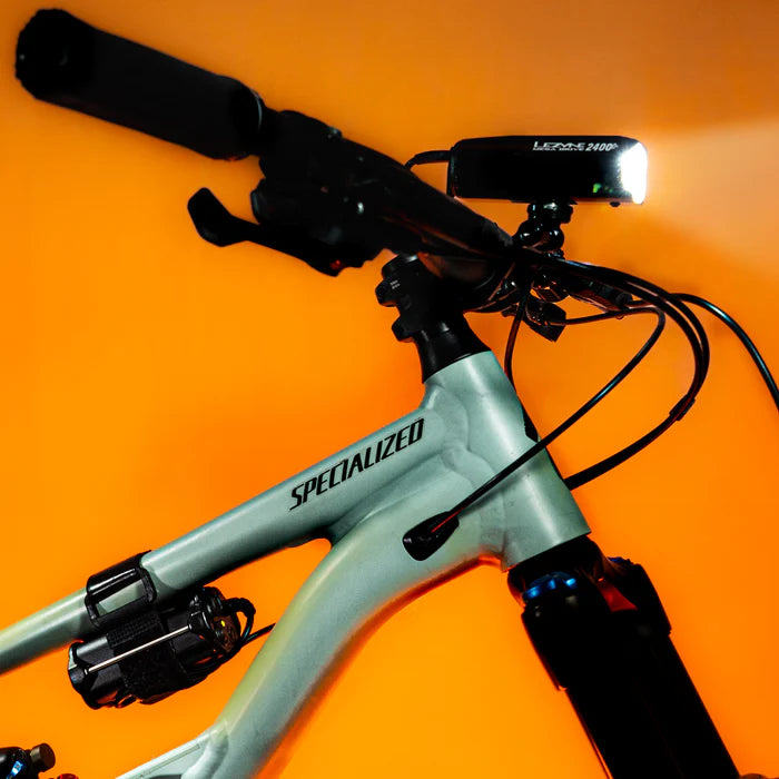 LEZYNE INFINITE LIGHT POWER PACK + batería