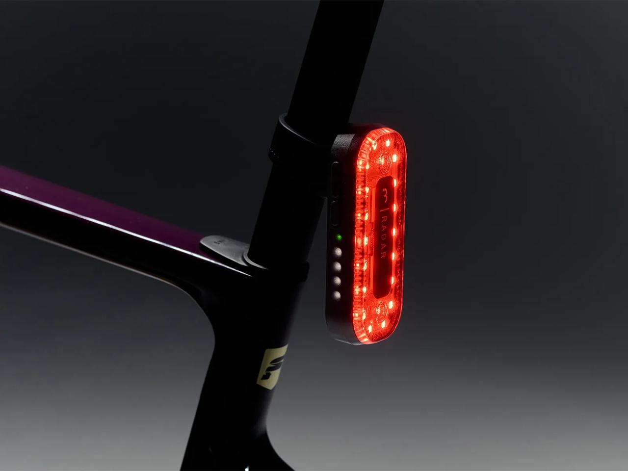 Iluminación Trasera BBB RADAR 80 Lúmenes