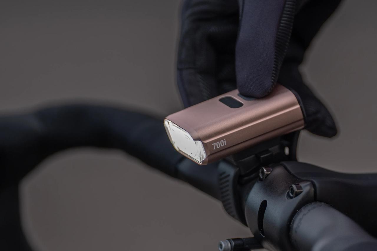 Iluminación Delantera BBB NANOSTRIKE 700 i Rosa