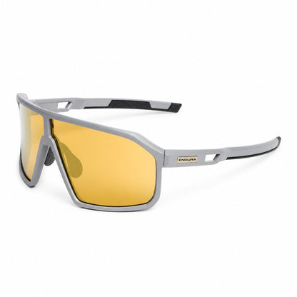 Gafas ENDURA MULLET grises — vista de tres cuartos