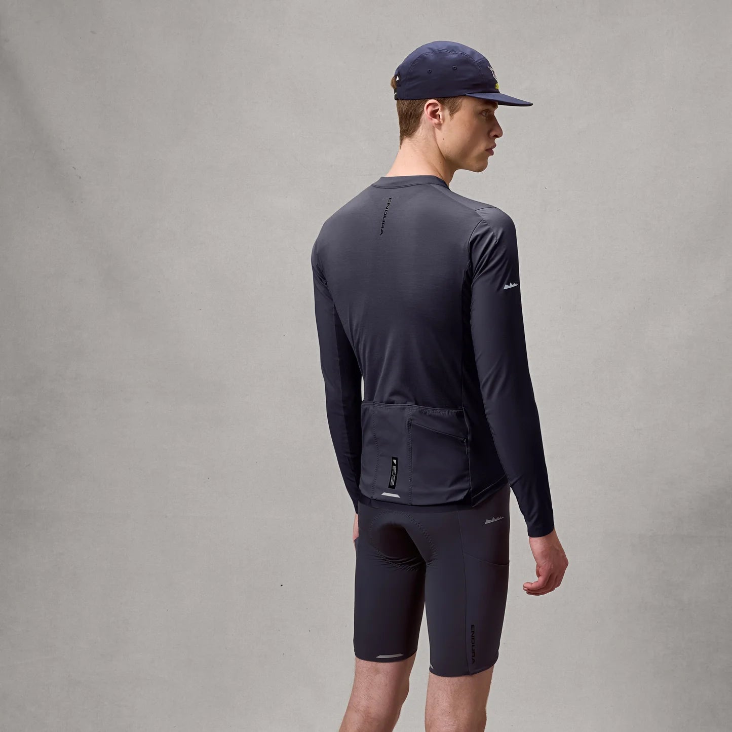 Maillot ENDURA ALLTRACK RIDE Mangas Largas Carbon Gris