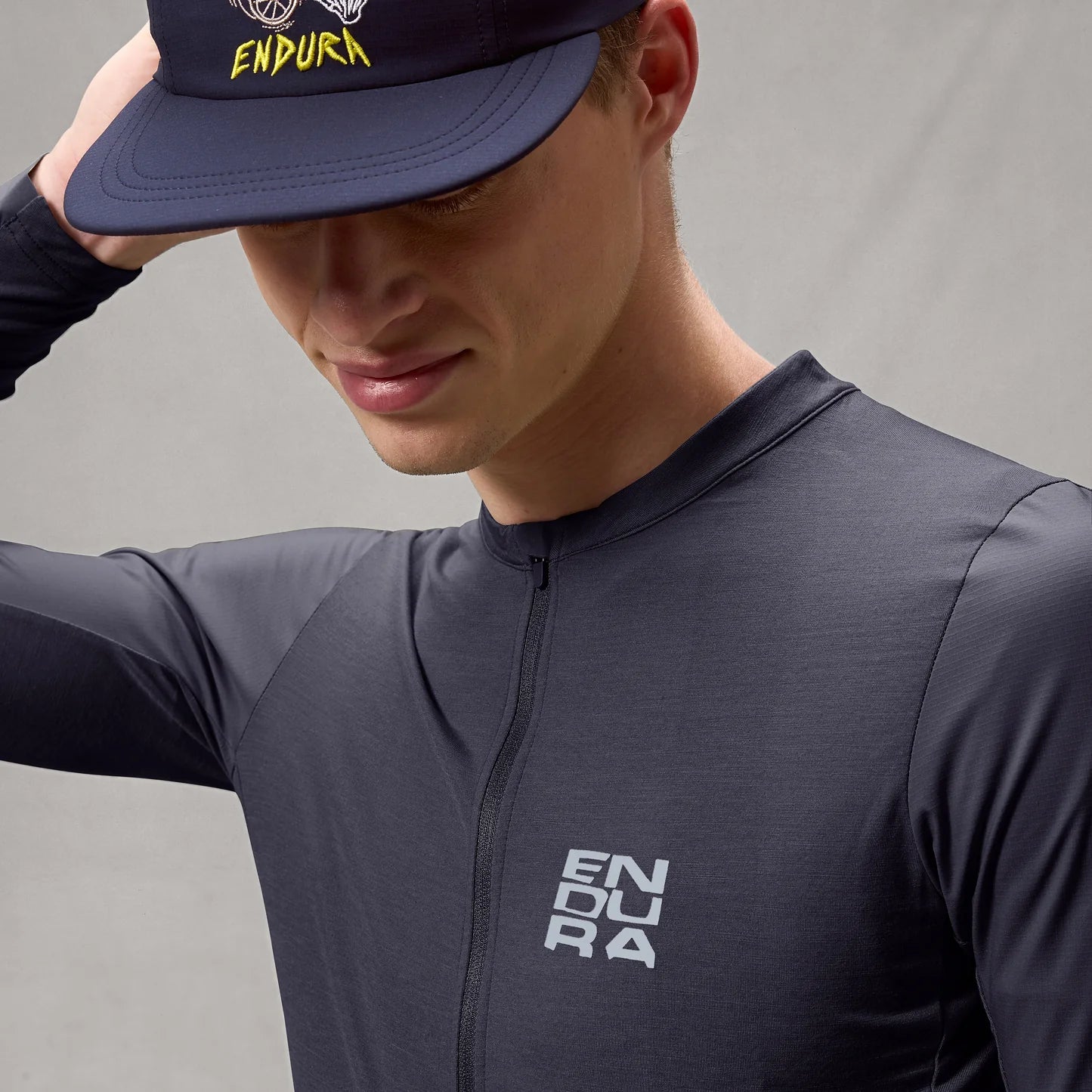 Maillot ENDURA ALLTRACK RIDE Mangas Largas Carbon Gris