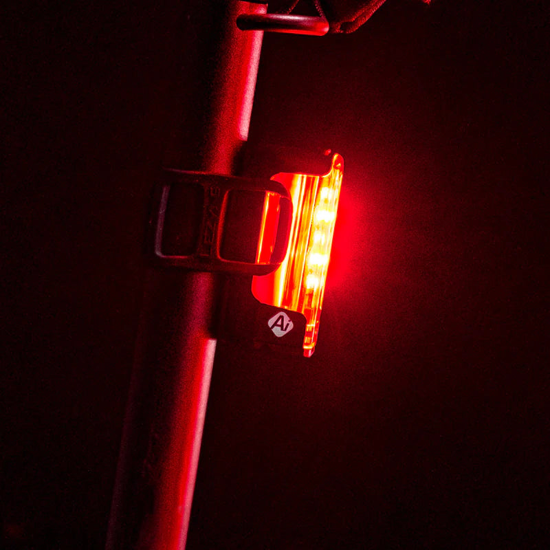 LEZYNE STRIP PRO Ai ALERT 400+ pilotos traseros