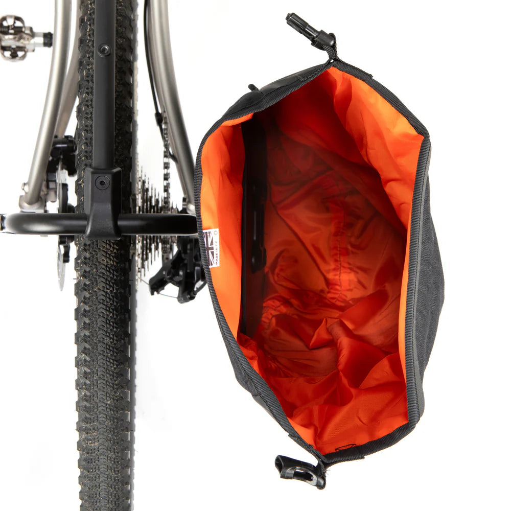 RESTRAP SWITCH Bolsa portaequipajes 10L Negra