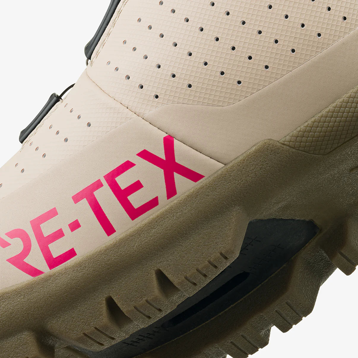 Zapatillas de BTT de invierno FIZIK TERRA ARTICA GTX X5, color beige/negro