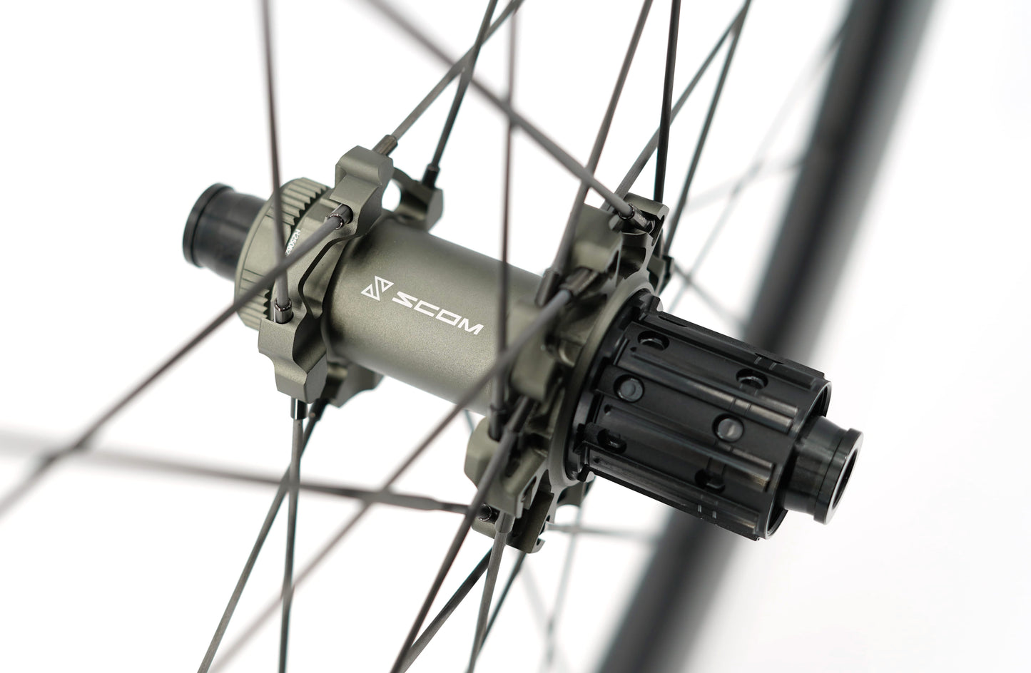 Pares de ruedas SCOM ULTRA 62 Tubeless Ready (Center Lock)