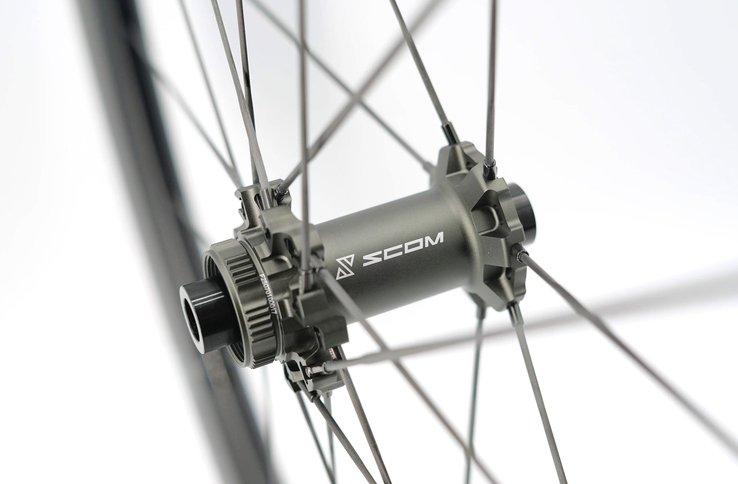 Pares de ruedas SCOM ULTRA 62 Tubeless Ready (Center Lock)