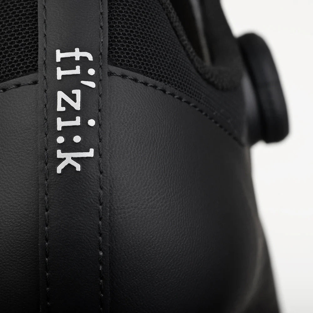 Zapatillas de carretera FIZIK VENTO OMNA WIDE, color negro