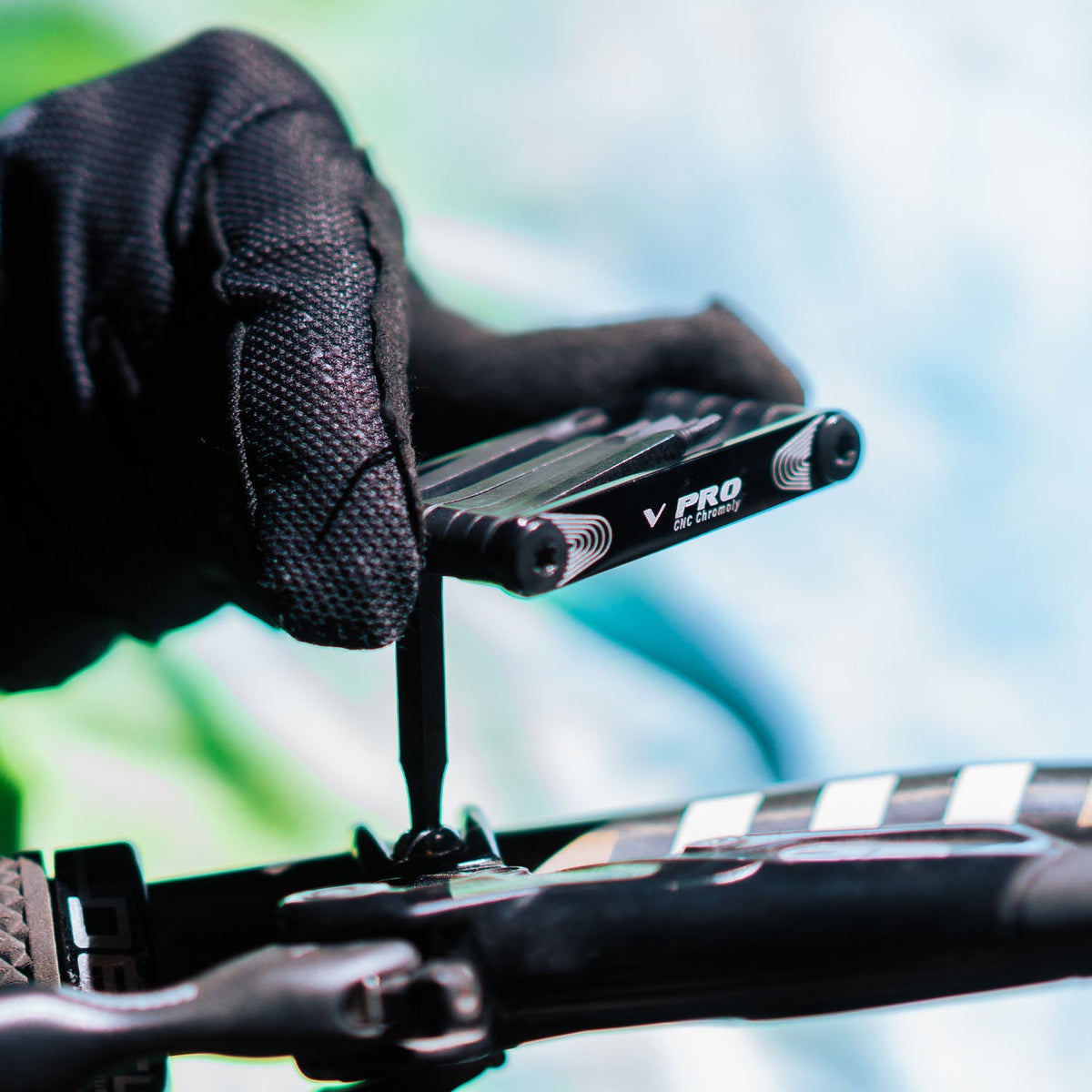 Lezyne V Pro 7 en uso en MTB