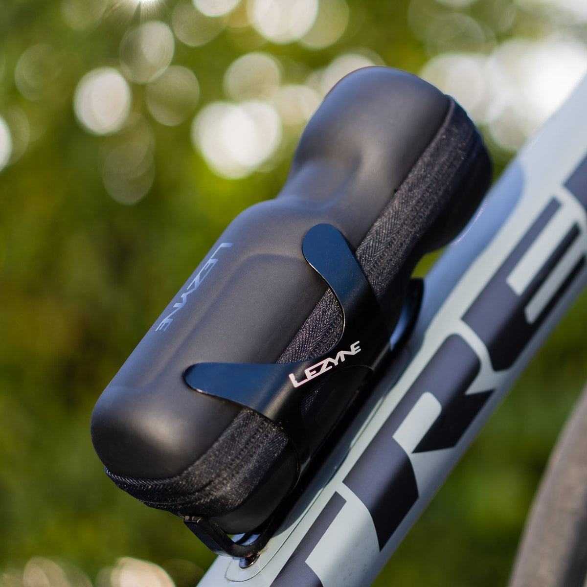 Portabidón LEZYNE CNC ALLOY CAGE azul