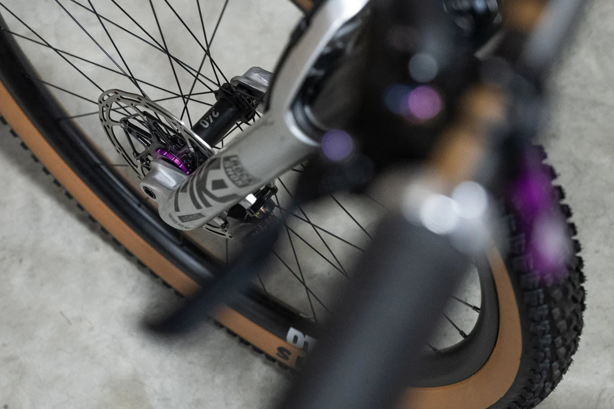 Tuerca Centerlock externa WOLF TOOTH negra