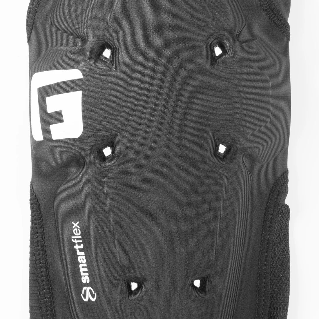 Coderas infantiles G-FORM PRO-X4 Negro