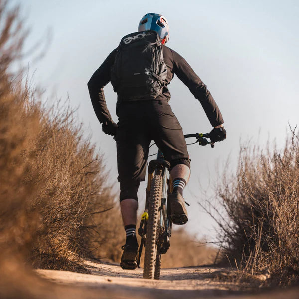 Mochila con Dorsal EVOC FR TRAIL E-RIDE MACASKILL 20L