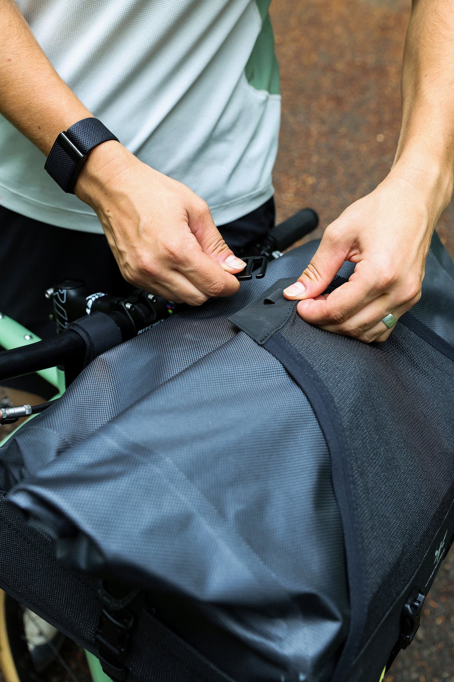APIDURA EXPEDITION FRONT RACK PACK 20 L Bolsa manillar Negro