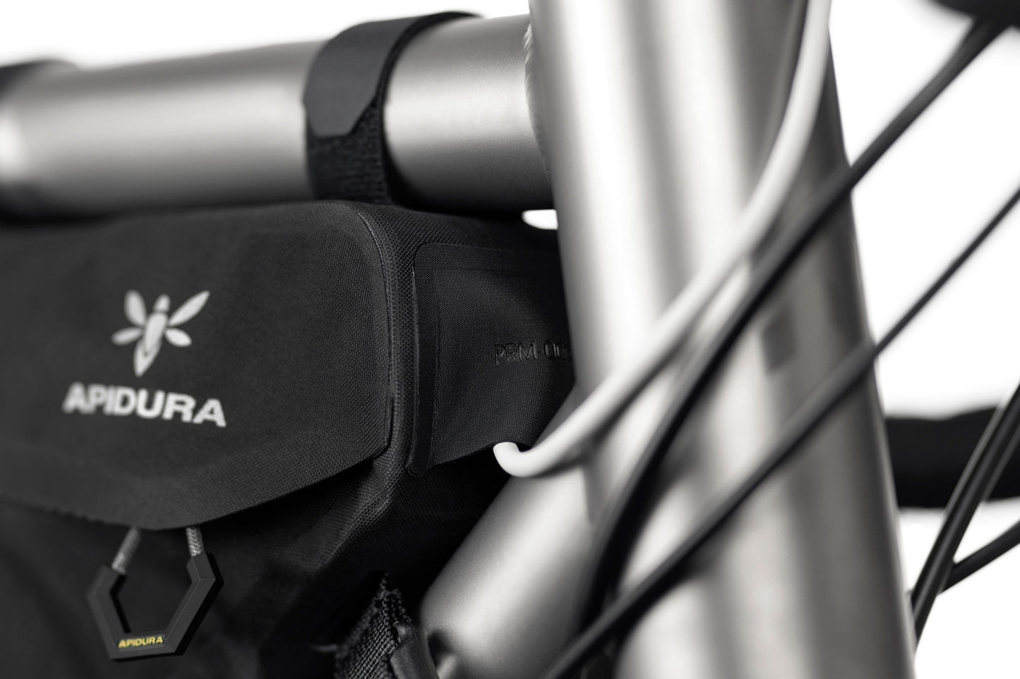 Bolsa para cuadros APIDURA RACING FRAME PACK 4 L Negro