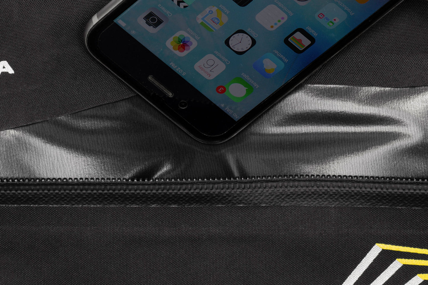 Bolsa para cuadros APIDURA RACING FRAME PACK 4 L Negro