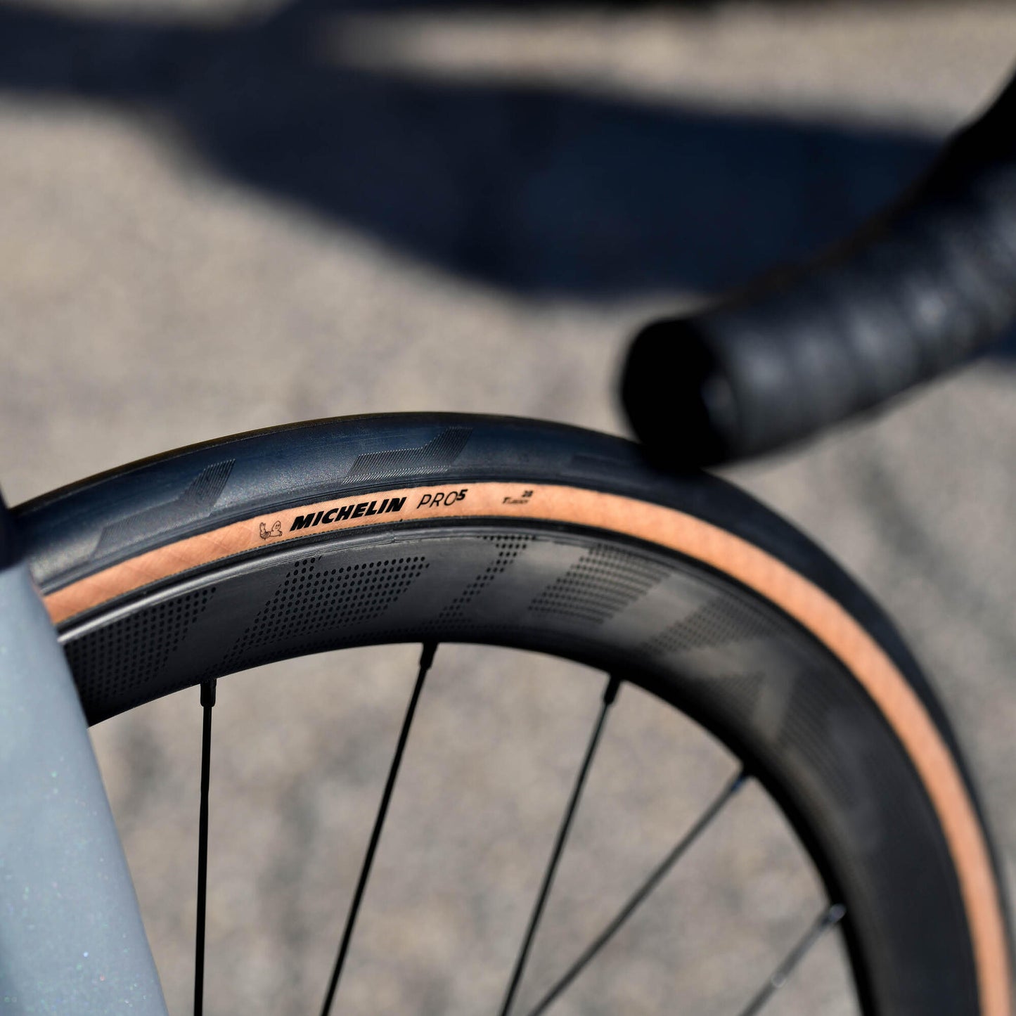 Neumático MICHELIN PRO 5 700x28c Competition Line Tubeless Ready Classic Beige