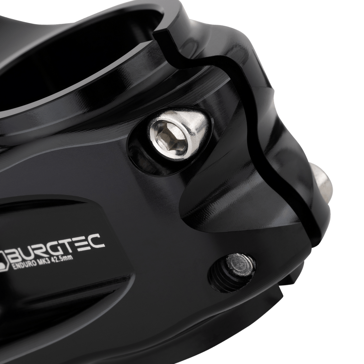 Potencia BURGTEC ENDURO MK3 negra — detalle de la sujeción del tubo de dirección