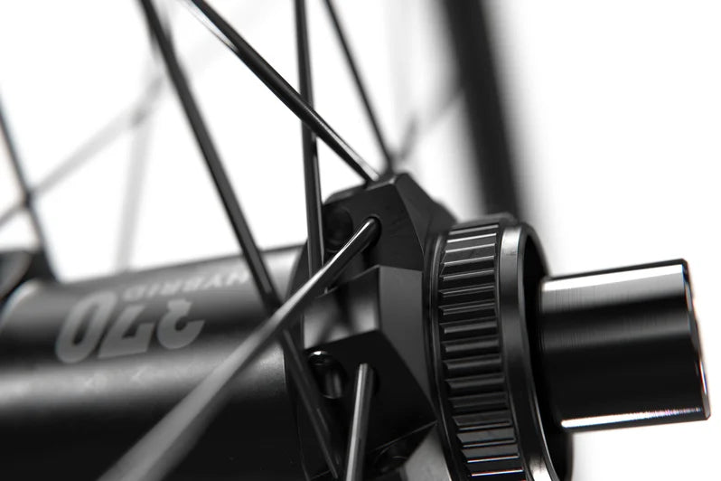 Rueda delantera DT SWISS HU 1900 SPLINE 27,5" 30 mm 15x110 mm
