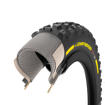 Cubierta PIRELLI SCORPION EMPEROR 27.5x2.40 Soft ProWall Tubeless Ready de aro flexible negro/amarillo Team Edition