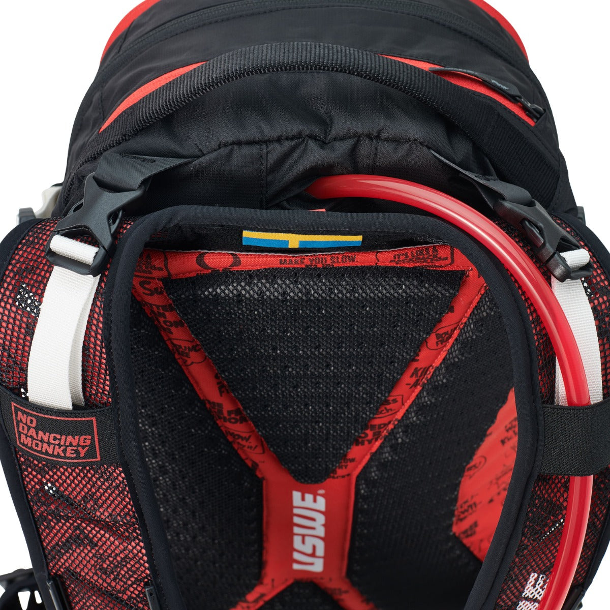 Mochila USWE FLOW 16 L con protección dorsal integrada Negro/Rojo