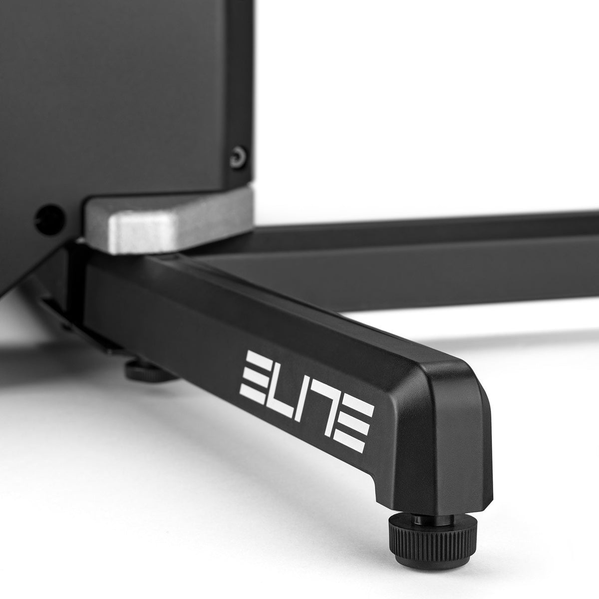 ELITE RIVO — Detalle de las patas y la estructura