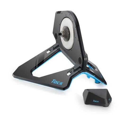 TACX NEO 2T SMART T2875 — Vista completa con soporte de la rueda delantera