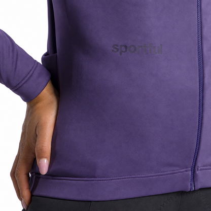 Chaqueta SPORTFUL CLASSIC 2 para mujer en violeta, detalle frontal sobre fondo blanco