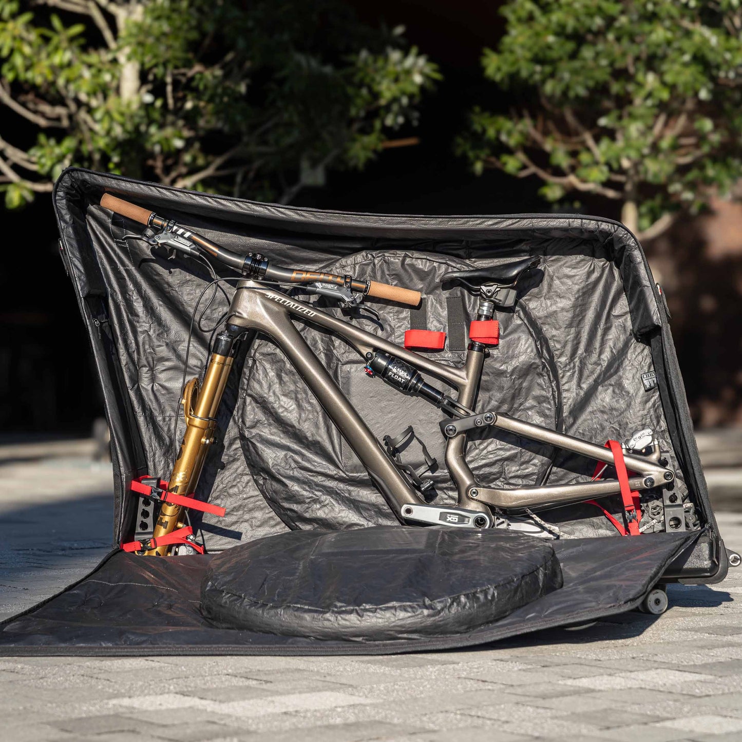 Funda de transporte EVOC BIKE BAG PRO para bicicletas de montaña