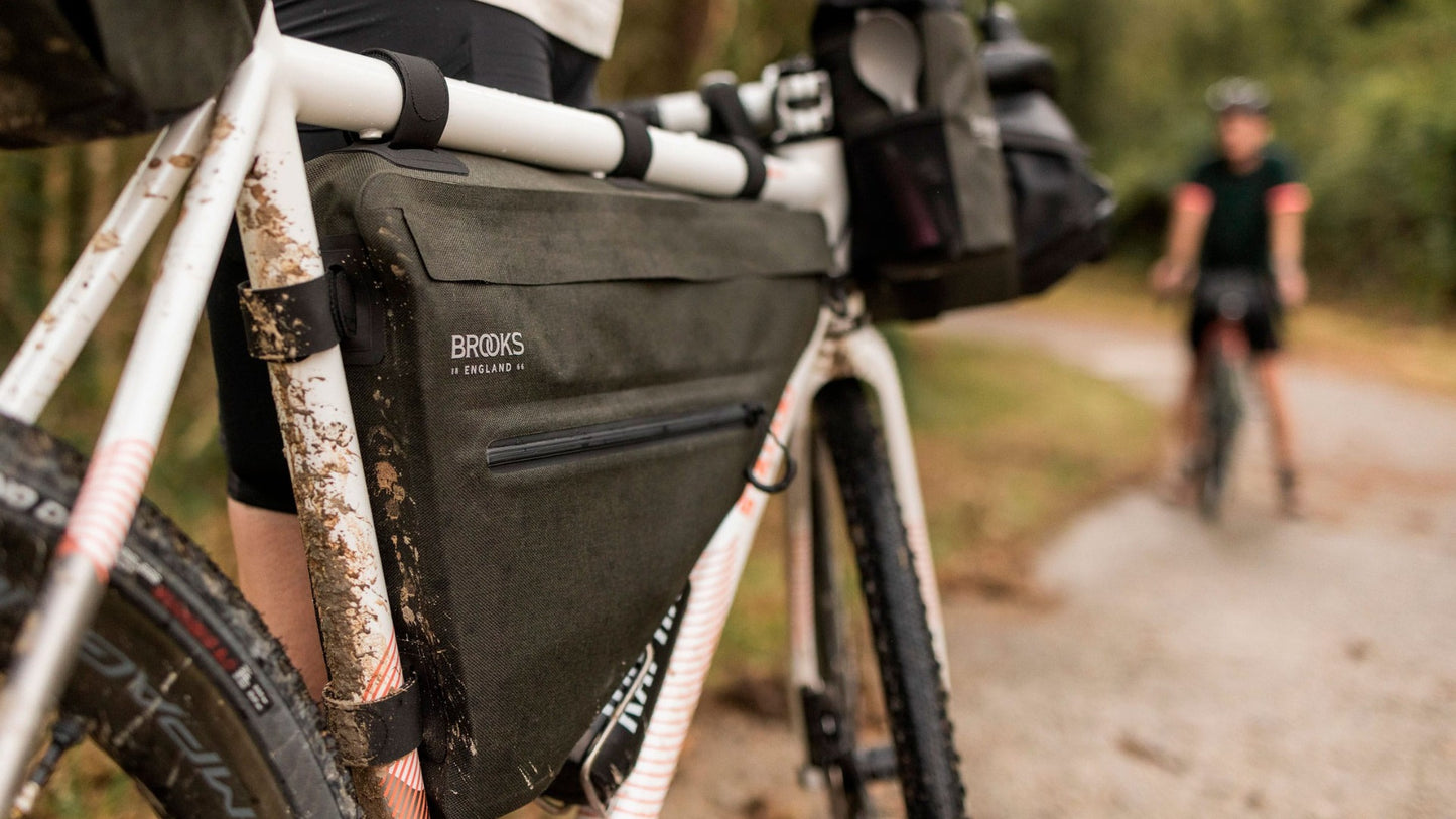 BROOKS SCAPE 5L Bolsa Marco Negro