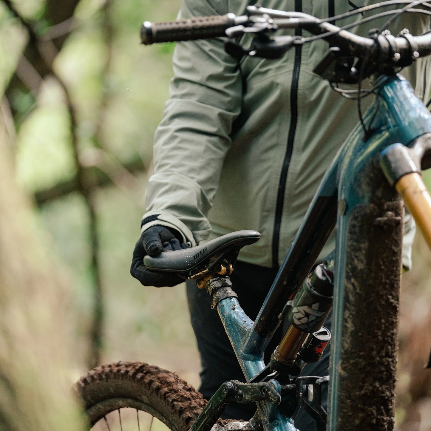 Sillín WTB DEVO W/PICKUP Titanium Rails