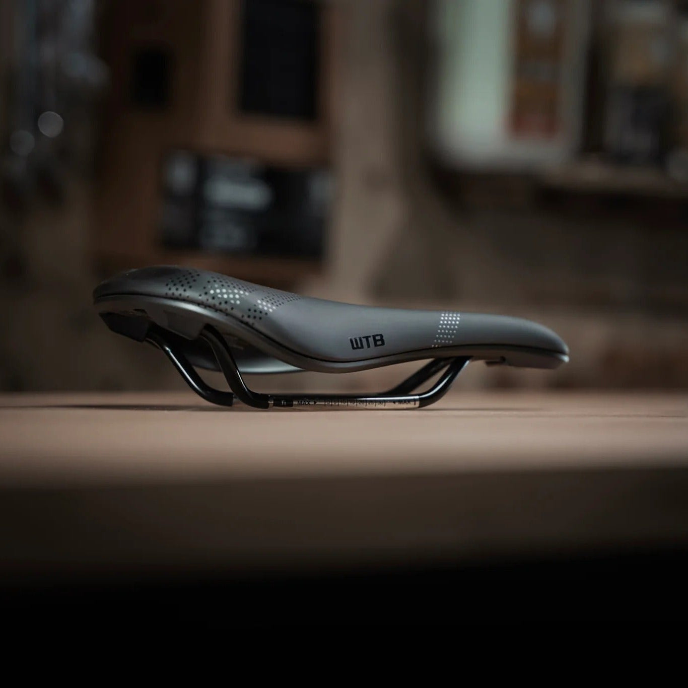 Sillín WTB SOLANO FUSION FORM 142mm Titanium Rails