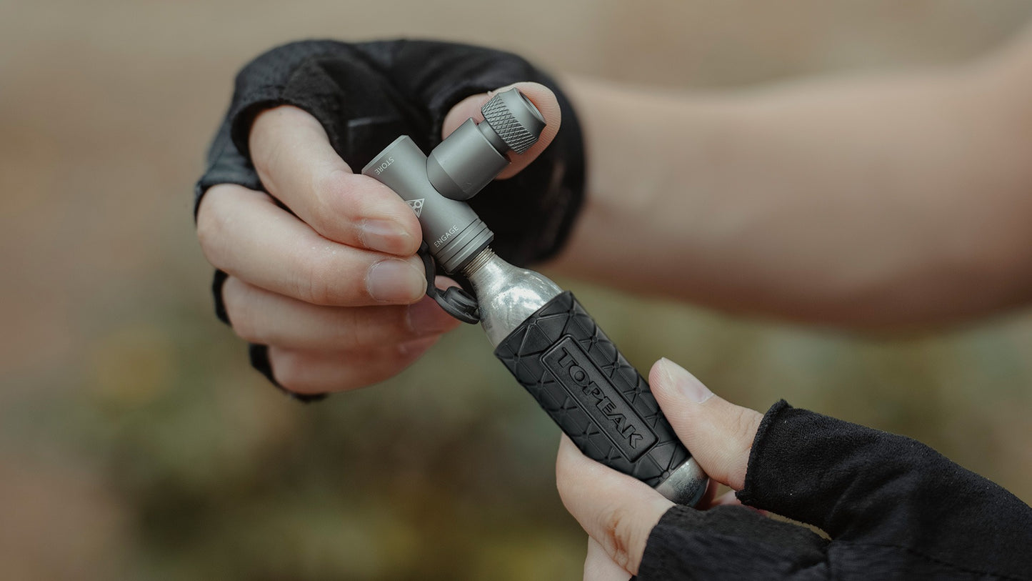 TOPEAK AIRBOOSTER II Tapa de percusión de CO2 + cartucho de CO2 roscado de 16 g (x1)
