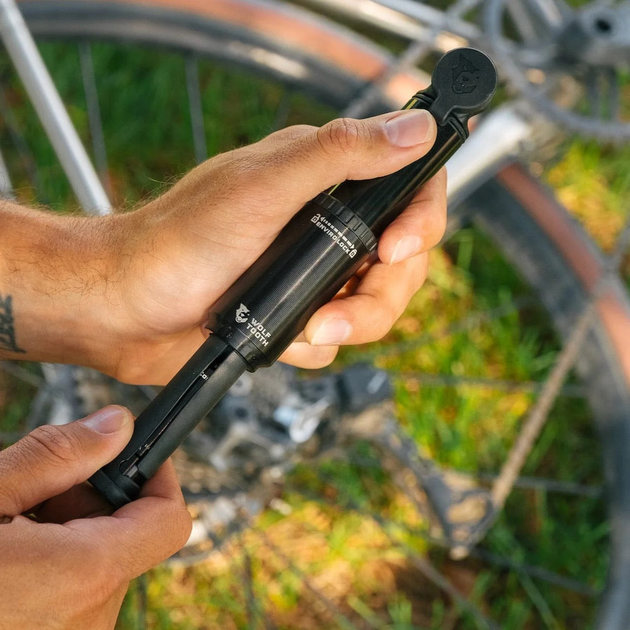 Bomba manual WOLF TOOTH CLICK VALVE 40CC