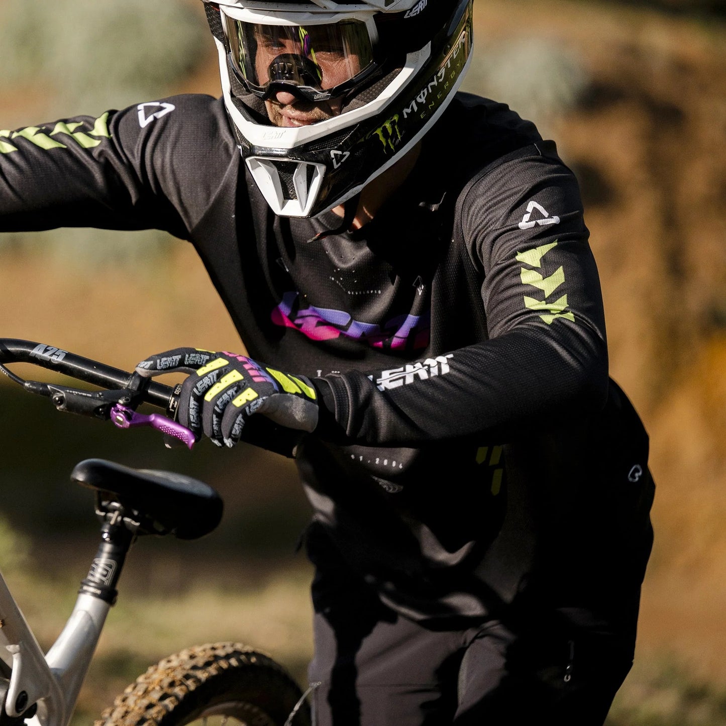 Maillot manga larga LEATT MTB GRAVITY 4.0 Negro/Morado