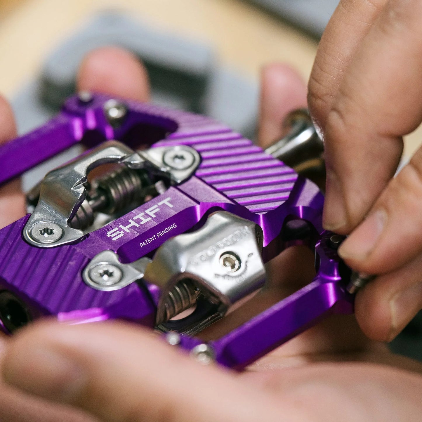 Pedales WOLF TOOTH GRAVITY CLIPLESS Violeta