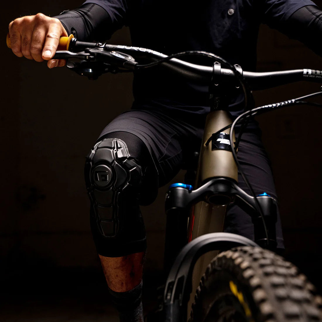 Rodilleras G-FORM PRO-X3 Negro Mate