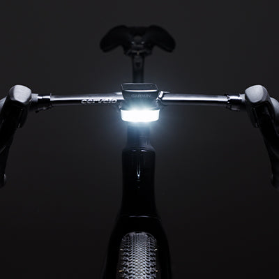 Luz Delantera BBB SLICE 600 con adaptador GPS Garmin y Wahoo
