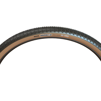 Neumático MAXXIS RAMBLER con flancos beige - vista lateral
