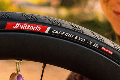 Neumático VITTORIA ZAFFIRO EVO V Graphene G2.0 para cámara negro