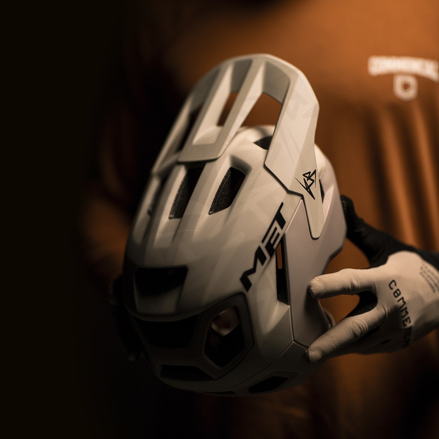 Casco MTB MET REVO MIPS KILIAN BRON LIMITED EDITION Crudo/Gris