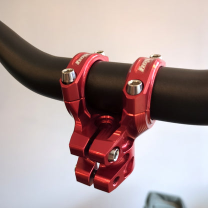 Potencia HOPE GRAVITY de 20 mm roja — vista trasera montada en un manillar