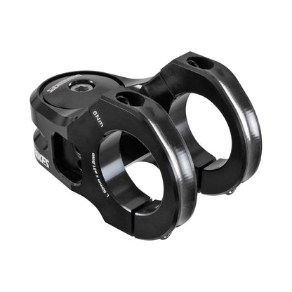 Potencia DMR DEFY50 con elevación de 5mm negra — vista principal sobre fondo blanco