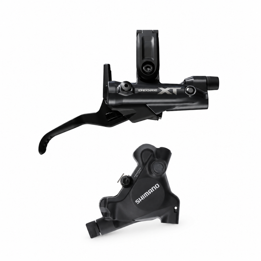 Freno SHIMANO DEORE XT 8200 con pinza BR-MT805 FlatMount — maneta y pinza sobre fondo blanco