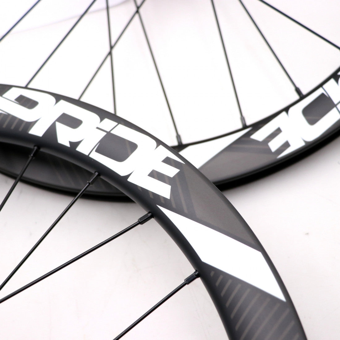 Juego de Ruedas PRIDE 20" (451mm) Carbono Gravity Matt Disc Pride Control V1 Ejes 10/10mm Rojo