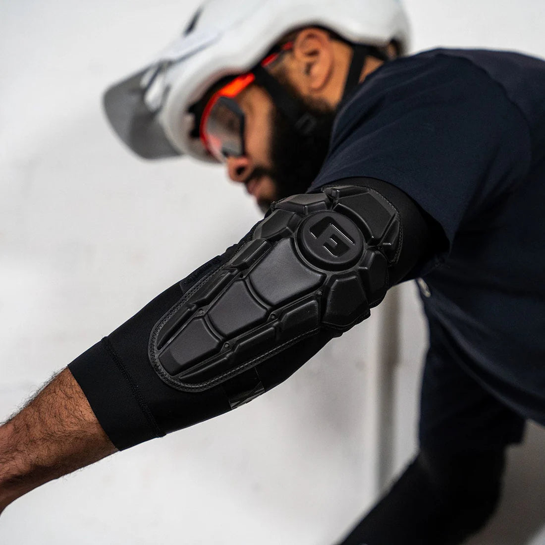 Coderas G-FORM PRO-X3 Negro mate